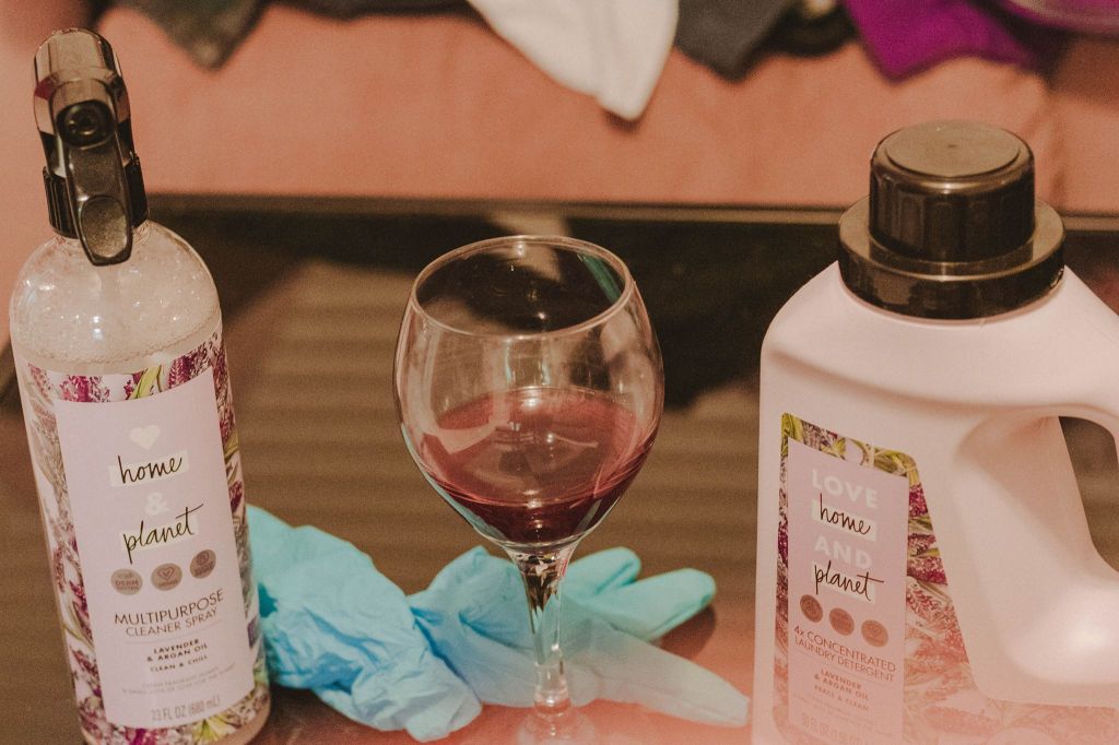 Love Home and Planet; or, Getting Naturally&nbsp;Clean